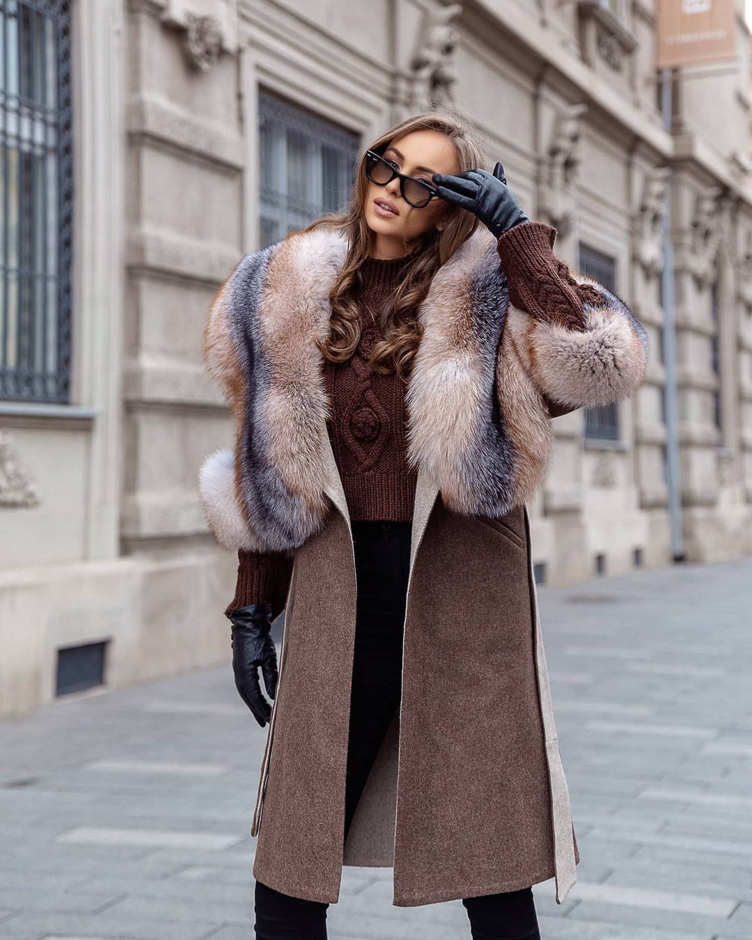 Thời gian rảnh, Ivanna thích chơi tennis, học tiếng Tây Ban Nha và tham gia các hoạt động từ thiện.