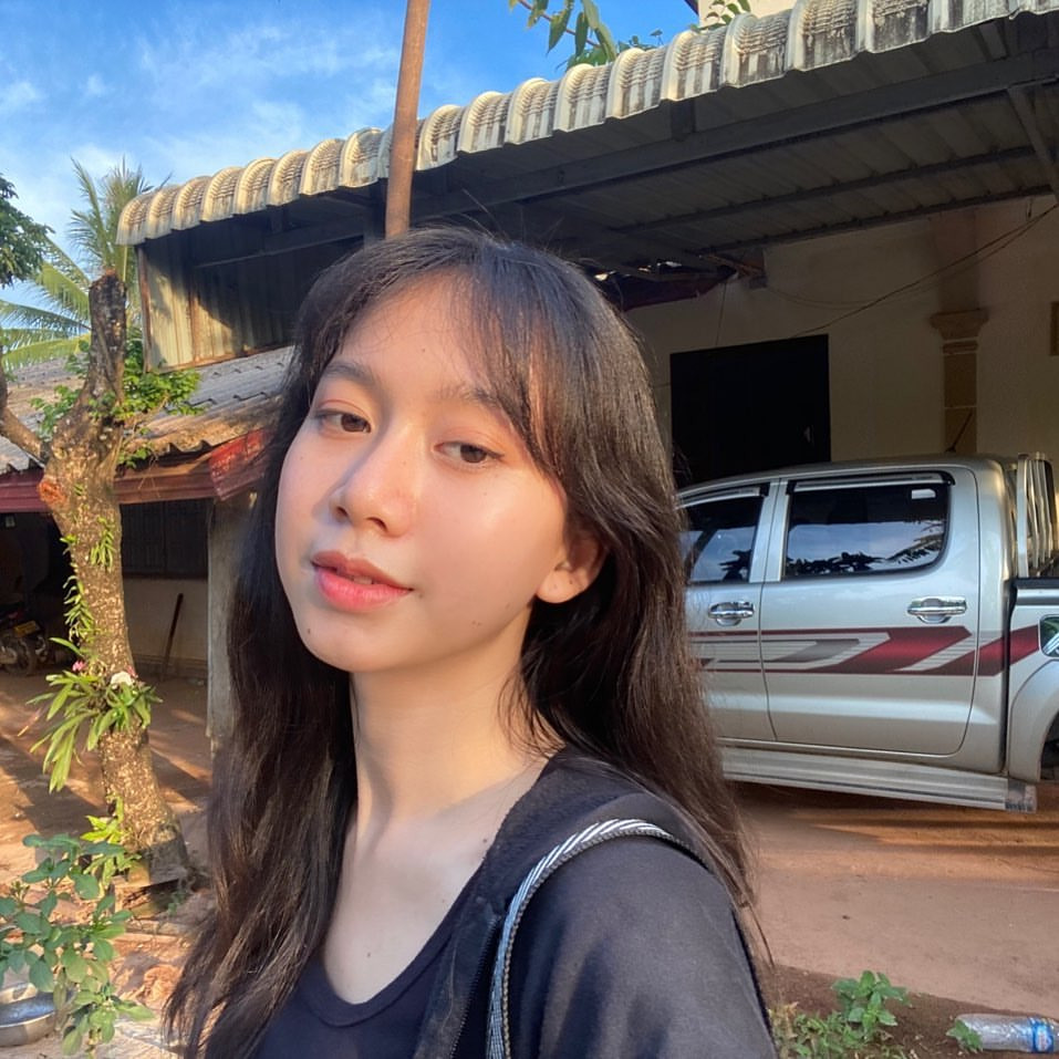 Người đẹp thường để mặt mộc, ăn mặc nhẹ nhàng trong những bức ảnh đăng trên mạng xã hội.