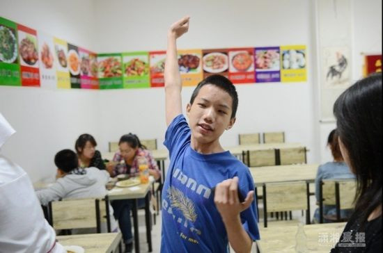 Chen trong lớp học