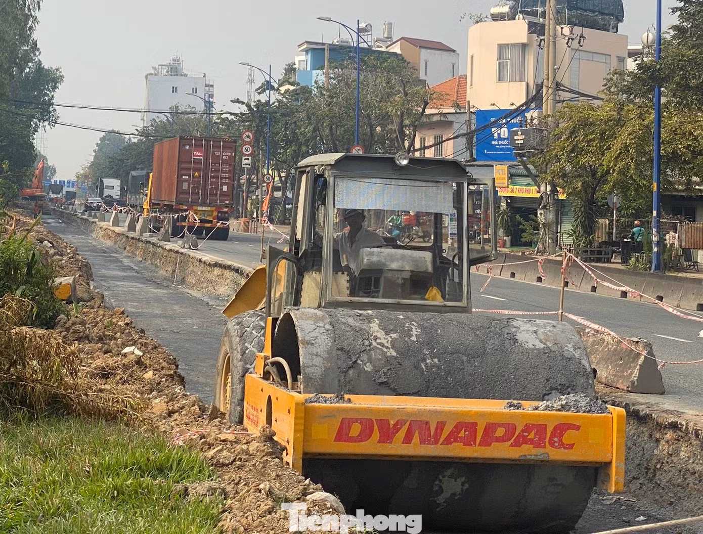 Theo Ban Giao thông TPHCM, hiện tại nhà thầu đang tập trung công nhân, triển khai nhiều mũi và thi công ngày đêm để đẩy nhanh tiến độ.