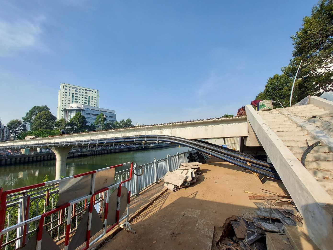 Hiện nay dự án đã hoàn thành khoảng 90% khối lượng công việc, dự kiến hoàn thành đưa vào sử dụng trước Tết Nguyên đán 2024.