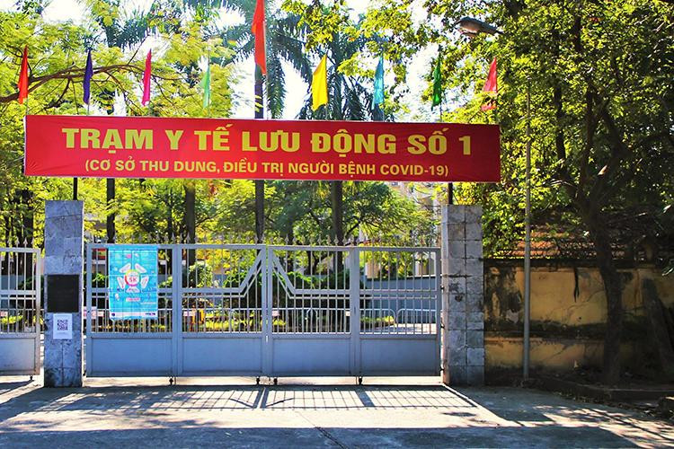 Trạm Y tế lưu động số 1 huyện Thanh Trì (Hà Nội) chính thức vận hành và thu dung điều trị người mắc COVID-19 với quy mô 300 giường bệnh. Trạm Y tế lưu động số 1 huyện Thanh Trì (Hà Nội) chính thức vận hành và thu dung điều trị người mắc COVID-19 với quy mô 300 giường bệnh.