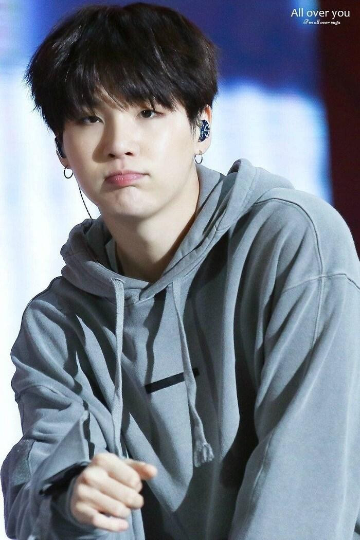 Suga (BTS) xếp vị trí thứ 5. Suga (BTS) xếp vị trí thứ 5.