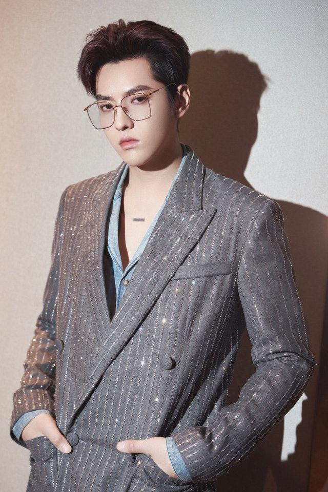 Ngô Diệc Phàm bị phong tỏa tài sản do tranh chấp hợp đồng.