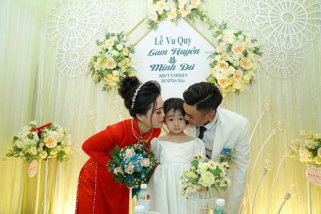 Gia đình bé nhỏ của chị Huyền và anh Dũ (Ảnh: NVCC). Gia đình bé nhỏ của chị Huyền và anh Dũ (Ảnh: NVCC).