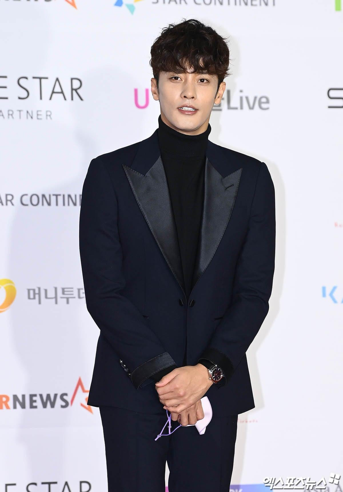 Tài tử &quot;Bí mật ngọt ngào&quot; Sung Hoon