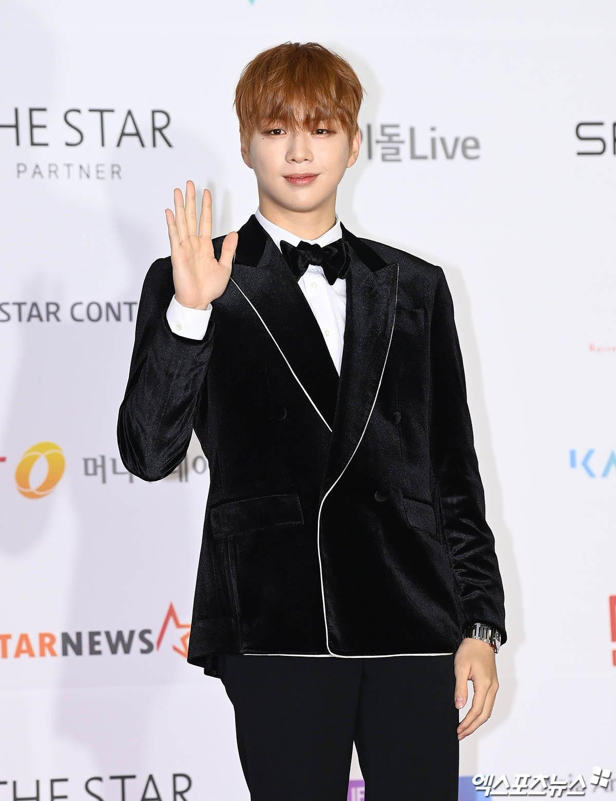 &quot;Center quốc dân&quot; Kang Daniel.