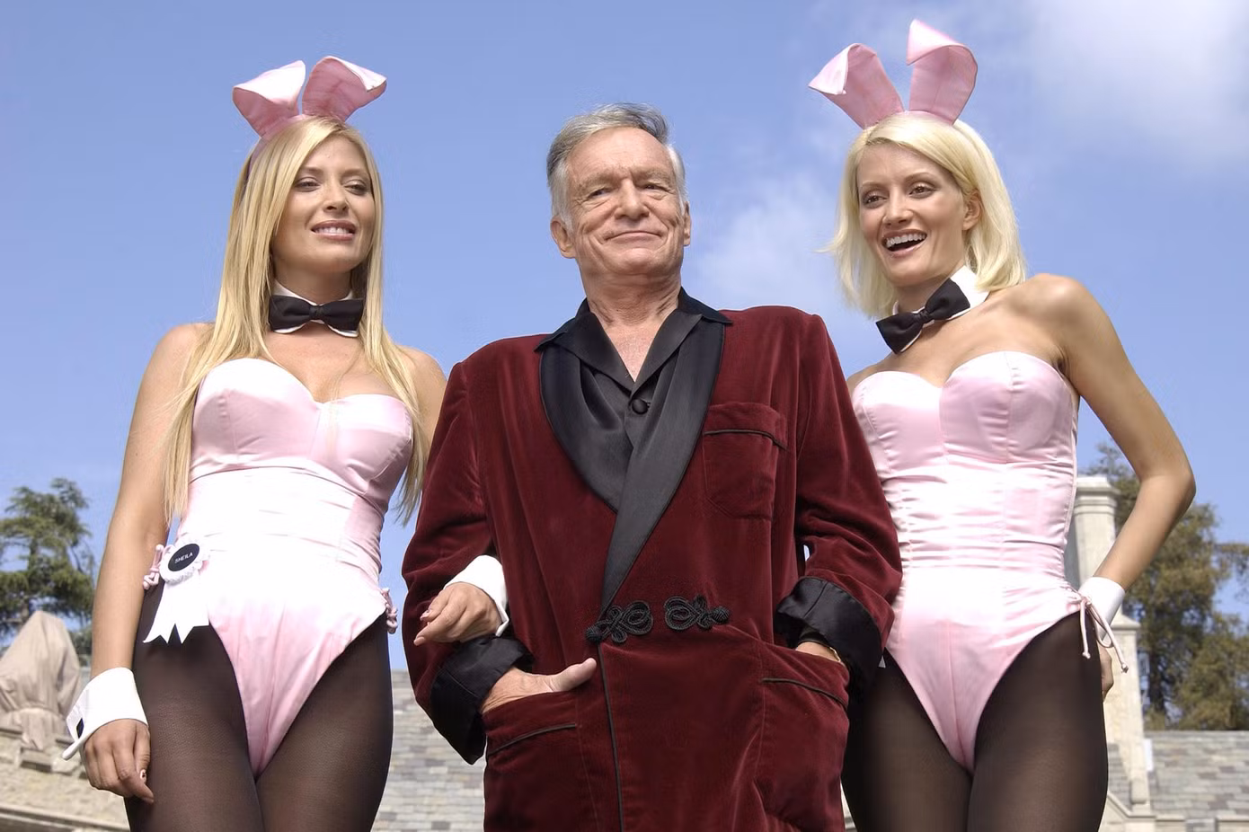 “Ông trùm” Hugh Hefner và các "nàng thỏ". “Ông trùm” Hugh Hefner và các "nàng thỏ".