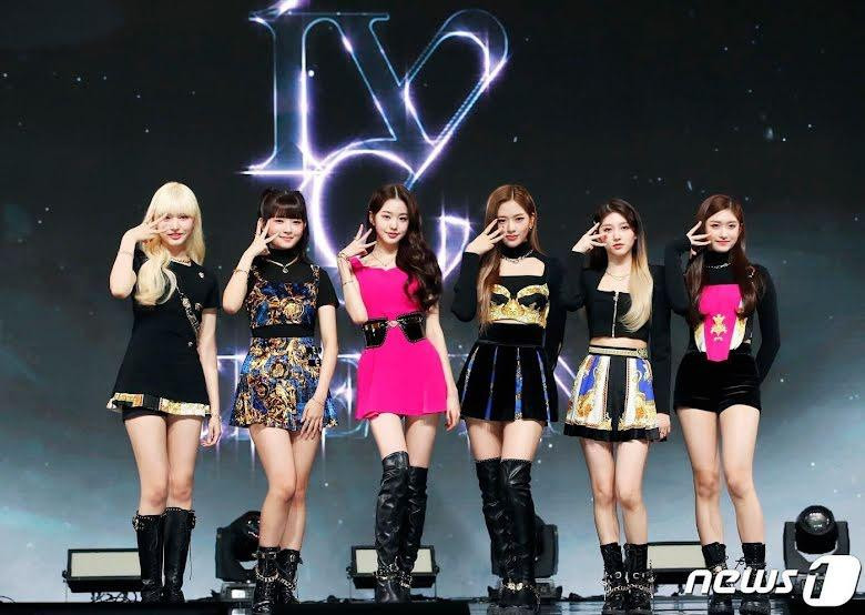 Cách chào của IVE.