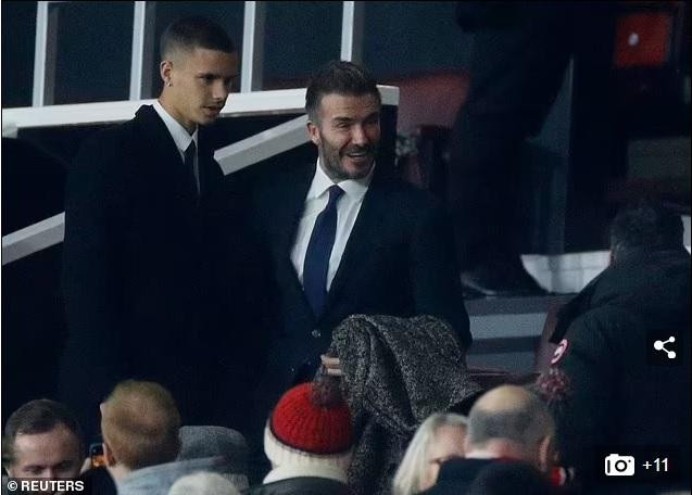 David Beckham đi xem bóng đá cùng con trai Romeo.