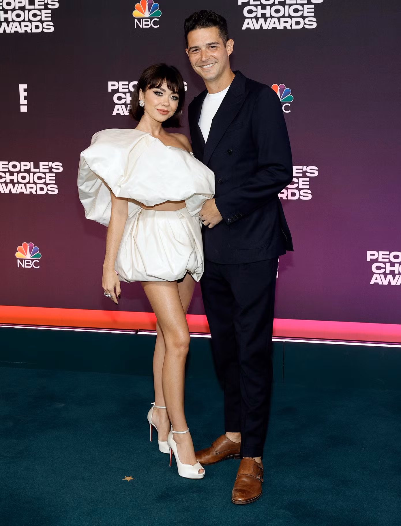 Cặp đôi Sarah Hyland và Wells Adams Cặp đôi Sarah Hyland và Wells Adams