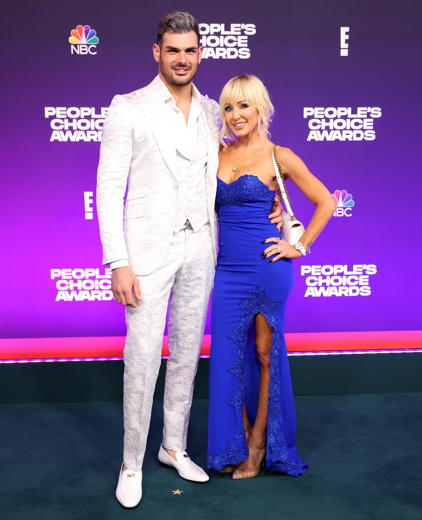 Ngôi sao &quot;Môi giới hoàng hôn&quot; Mary Fitzgerald và chồng Romain Bonnet.