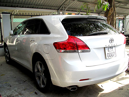 Chiếc xe Venza của Tân - phương tiện mua bằng tiền ăn trộm và được Tân thường xuyên sử dụng đi gây án