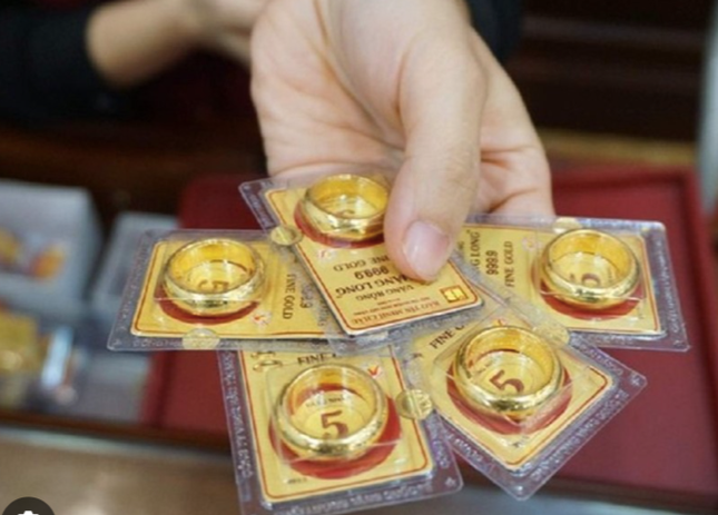 Giá vàng nhẫn tròn lên mức 80,35 triệu đồng/lượng. Ảnh: BTMC. Giá vàng nhẫn tròn lên mức 80,35 triệu đồng/lượng. Ảnh: BTMC.