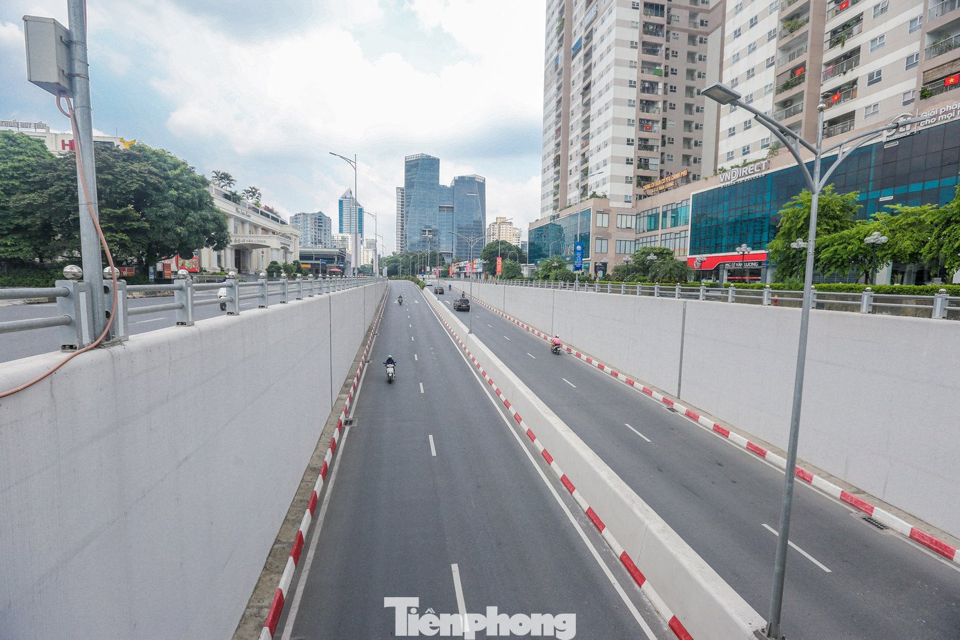 Hầm chui Lê Văn Lương không phải "gồng gánh" lượng phương tiện lớn.