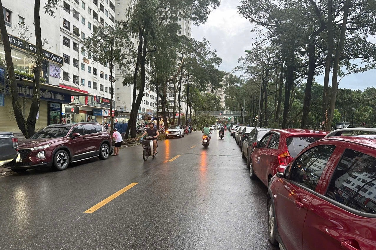 Đường quanh khu chung cư HH Linh Đàm thông thoáng.