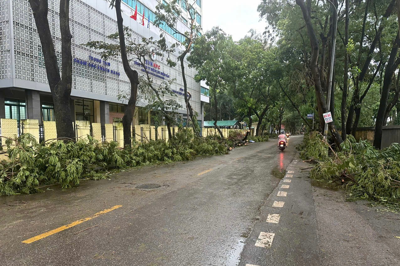 Các tuyến đường trong khu đô thị đông dân nhất Thủ đô đều có thể lưu thông một cách dễ dàng.