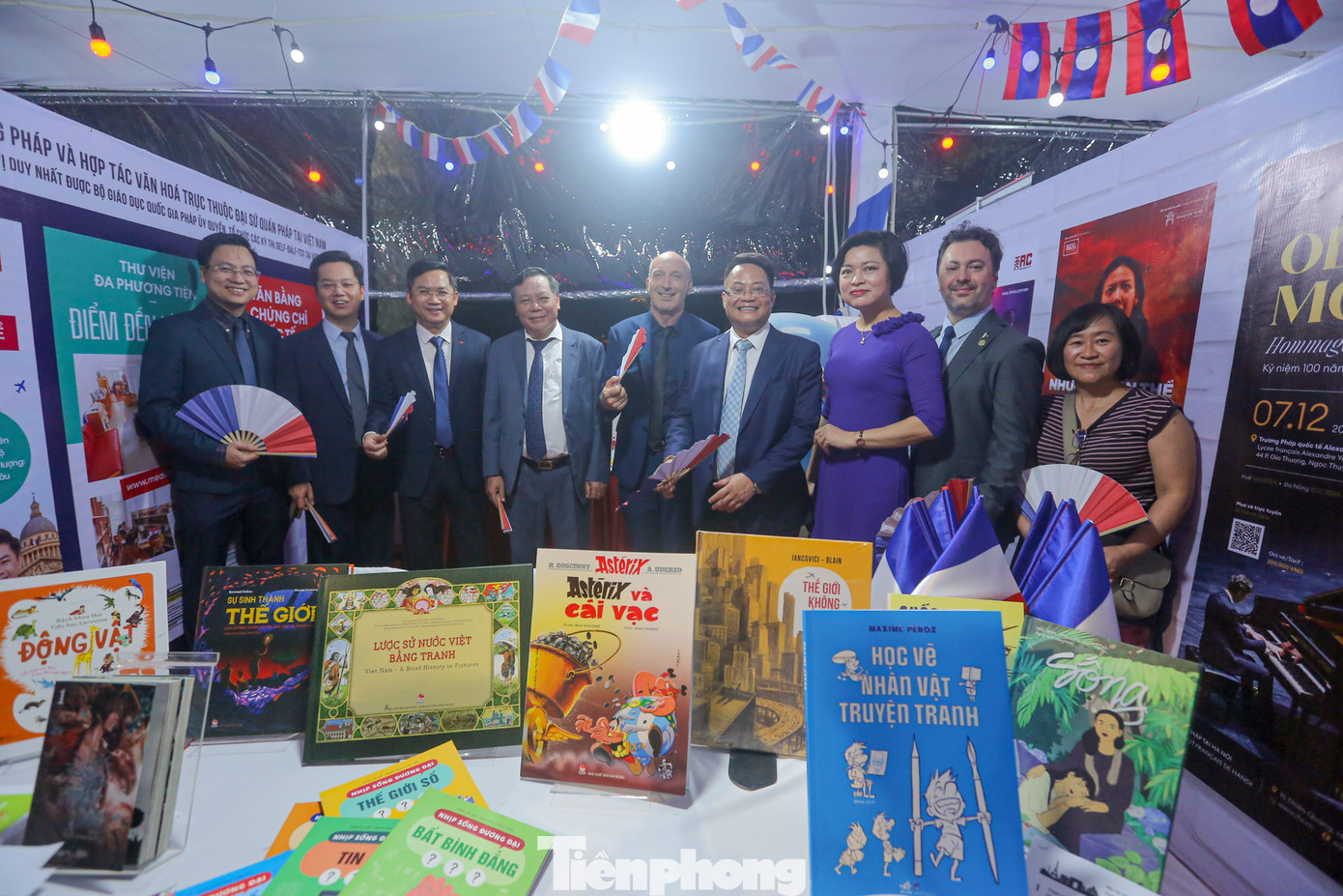 Hội sách còn nhận được sự hưởng ứng, tham gia của một số cơ quan ngoại giao như: Đại sứ quán các nước: Lào, Campuchia, Pháp, Ý. Hội sách còn nhận được sự hưởng ứng, tham gia của một số cơ quan ngoại giao như: Đại sứ quán các nước: Lào, Campuchia, Pháp, Ý.