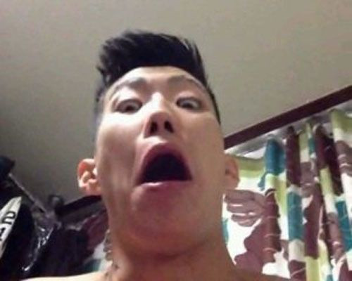 Có vẻ anh chàng xăm trổ Jay Park ưa thích làm xấu mình trước ống kính. Có vẻ anh chàng xăm trổ Jay Park ưa thích làm xấu mình trước ống kính