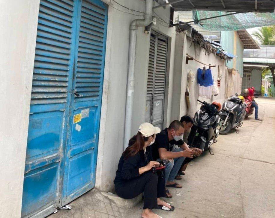 Khu nhà trọ nơi bé P. bị người tình của mẹ bạo hành dẫn đến tử vong.