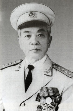 Đại tướng VÕ NGUYÊN GIÁP - Bộ trưởng Bộ Quốc phòng 1946 - 8/1947; 8/1948 - 1980. Ảnh: Cổng TTĐT Bộ Quốc phòng Đại tướng VÕ NGUYÊN GIÁP - Bộ trưởng Bộ Quốc phòng 1946 - 8/1947; 8/1948 - 1980