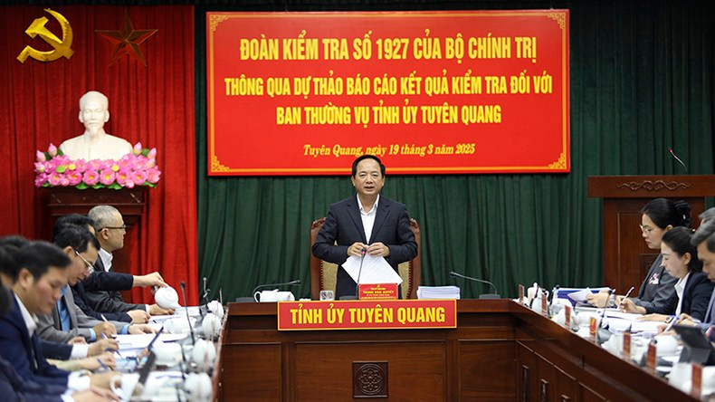 Đoàn kiểm tra số 1927 của Bộ Chính trị làm việc với Ban Thường vụ Tỉnh ủy Tuyên Quang. Ảnh: Báo Nhân Dân Đoàn kiểm tra số 1927 của Bộ Chính trị làm việc với Ban Thường vụ Tỉnh ủy Tuyên Quang. Ảnh: Báo Nhân Dân