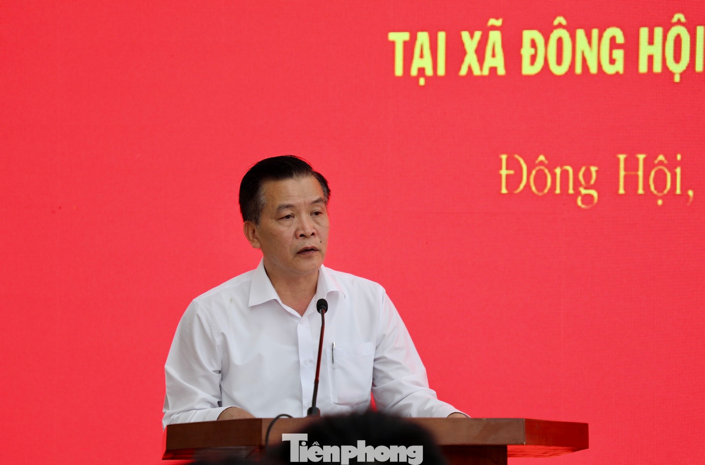 “Huyện uỷ thành lập tổ phục vụ; xã thành lập đội, nhóm phục vụ và chỉ đạo xây dựng kế hoạch chi tiết các nội dung trước, trong và sau khi tổ chức Lễ viếng, Lễ truy điệu Tổng Bí thư Nguyễn Phú Trọng. Đến nay, công tác chuẩn bị đã cơ bản sẵn sàng. Các điều kiện cơ sở vật chất đã được tập trung, đáp ứng các yêu cầu của Ban tổ chức lễ tang. Lực lượng tham gia phục vụ đảm bảo đủ cơ số, có dự phòng và đã được phân công rõ công việc, rõ vị trí, rõ thời gian. Các phương án đảm bảo đã được rà duyệt kỹ lưỡng và được cấp có thẩm quyền phê duyệt để thực hiện”, ông Lê Trung Kiên nói.