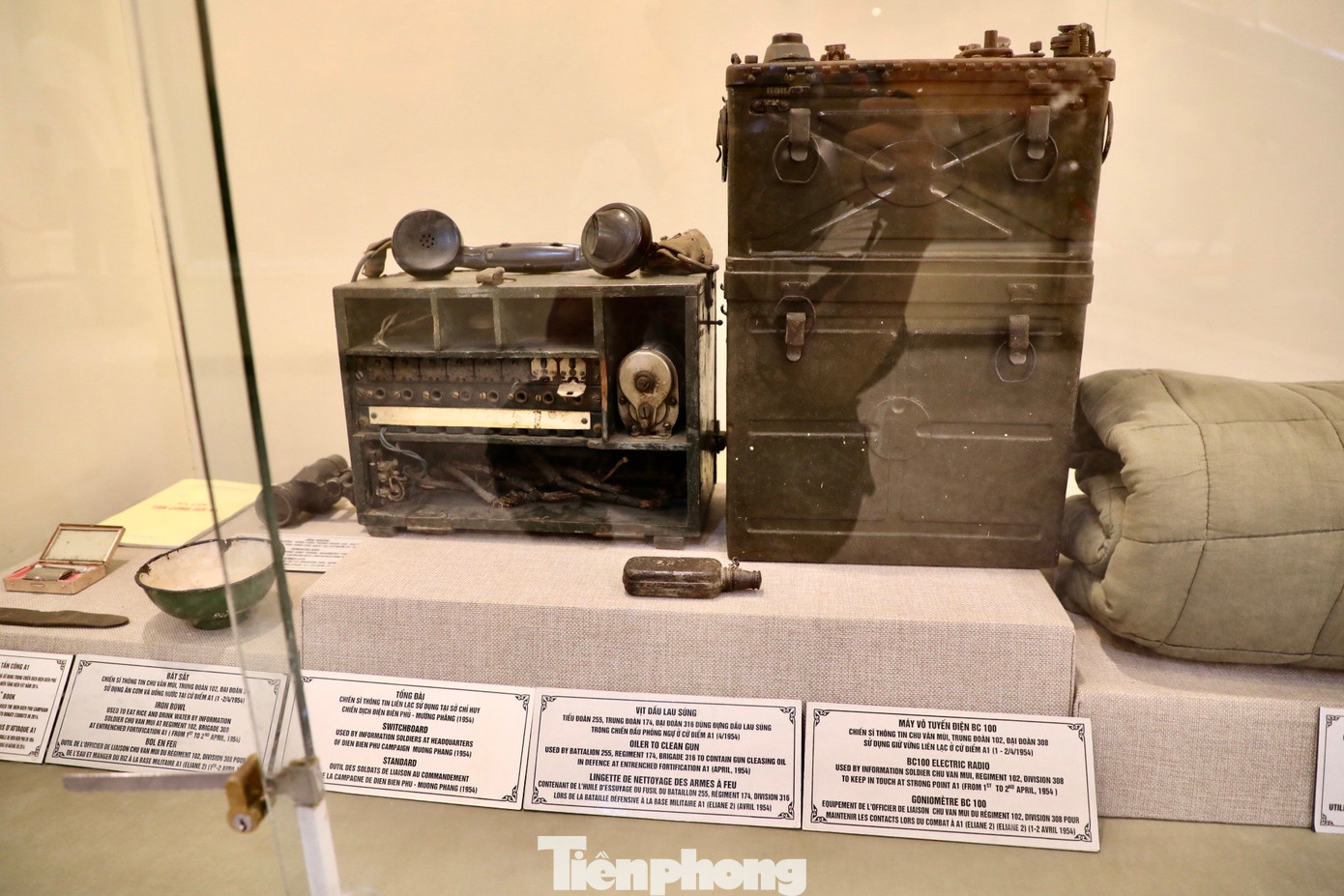 Tổng đài của chiến sĩ thông tin liên lạc sử dụng tại Sở Chỉ huy chiến dịch Điện Biên Phủ - Mường Phăng (1954).
