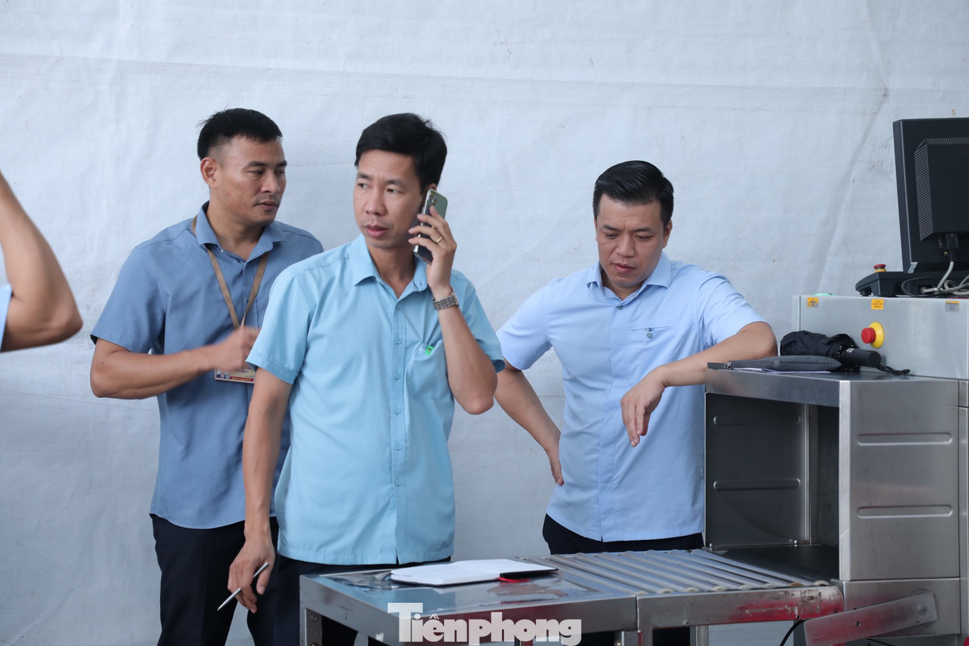 Khu vực kiểm tra an ninh được kiểm soát chặt chẽ.