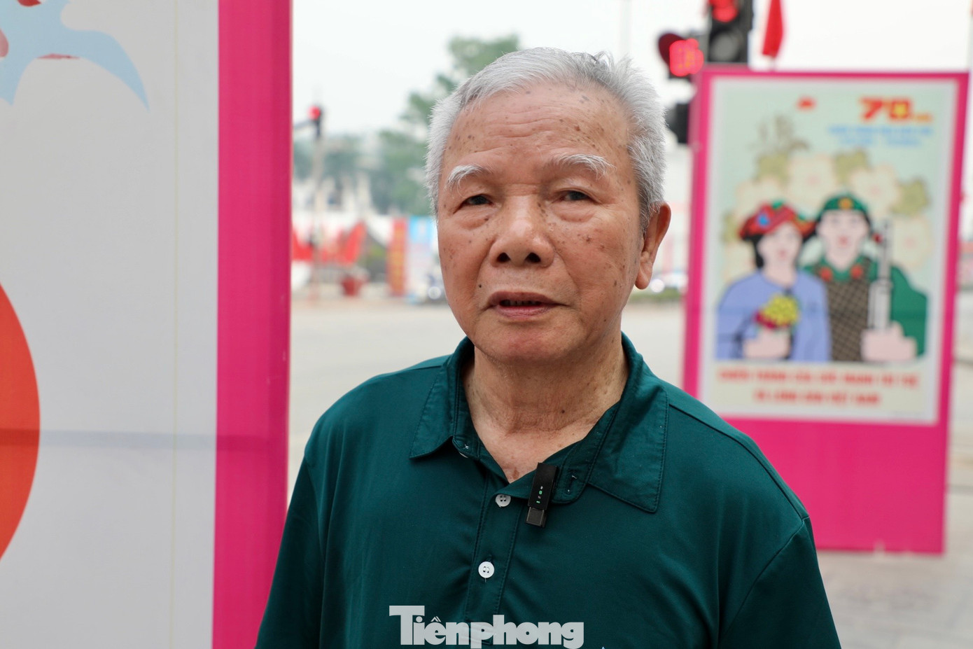 Ông Đặng Hồng Thọ (84 tuổi, TP Điện Biên Phủ) phấn khởi: “Hoạt động kỷ niệm 70 năm Chiến thắng Điện Biên Phủ được được lãnh đạo Đảng, Nhà nước đặc biệt quan tâm và địa phương đang tập trung để làm tốt công tác kỷ niệm. Tôi rất mong đợi tới ngày diễn ra sự kiện quan trọng này”.