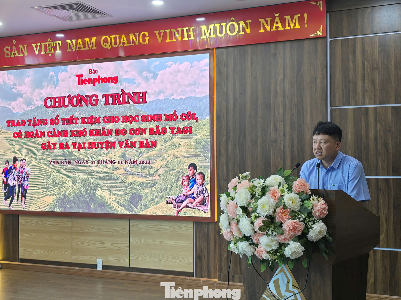 Ông Lương Thanh Hương, Phó Chủ tịch UBND huyện Văn Bàn gửi lời cảm ơn đến báo Tiền Phong và bạn đọc cả nước. Ông Hương cho biết, cơn bão Yagi đã gây thiệt hại nặng nề cho các tỉnh, trong đó Lào Cai. Huyện Văn Bàn thiệt hại khoảng 500 tỷ đồng.