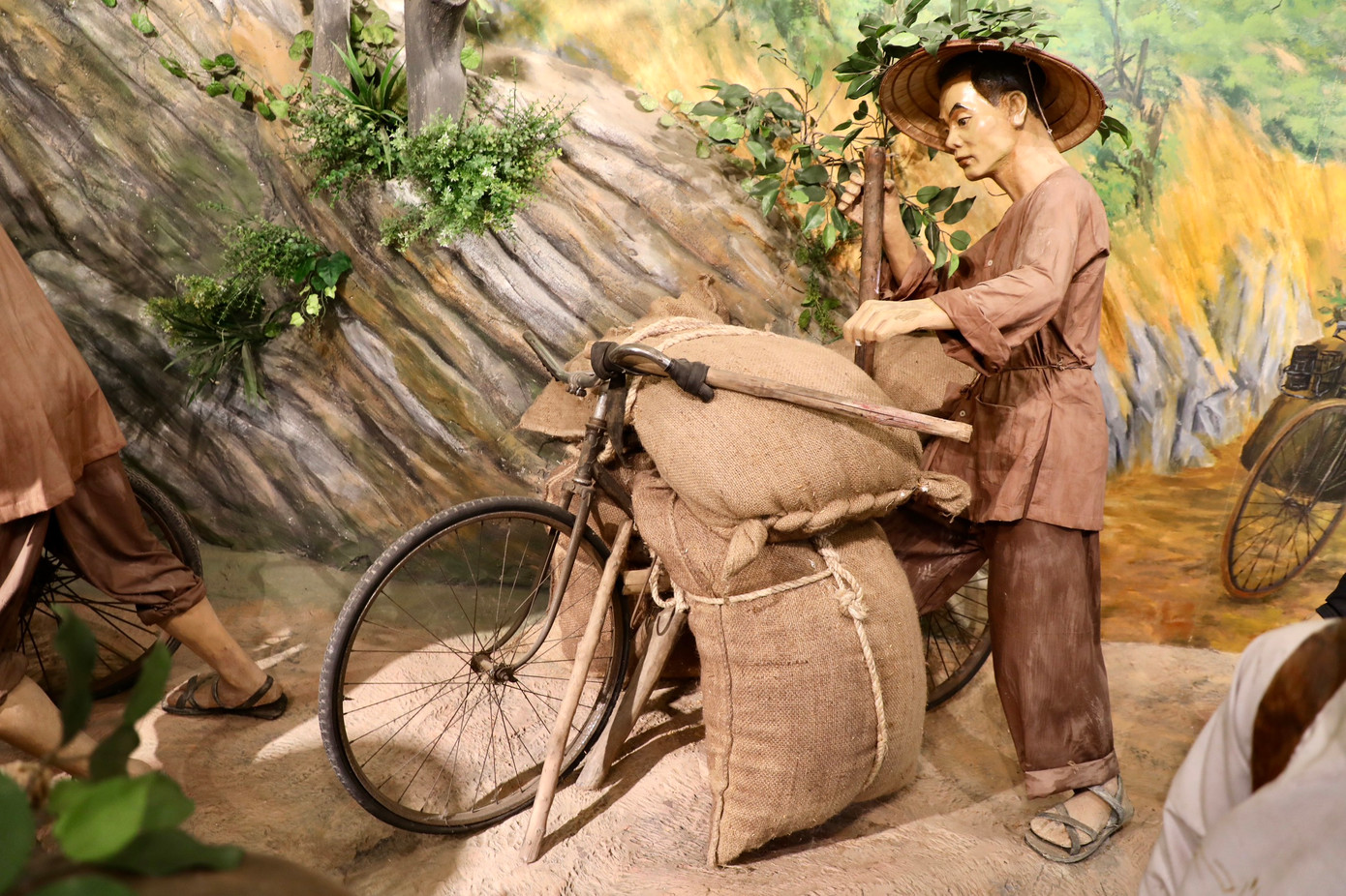 Đội quân xe đạp thồ đã vận chuyển được 20.125 tấn, trong đó gạo là 14.950 tấn, vũ khí đạn và dầu 3.000 tấn, 268 tấn muối, 577 tấn thịt, 565 tấn thực phẩm và 177 tấn vật chất khác. Lần đầu tiên ta bảo đảm cho một lực lượng lớn tham gia chiến dịch bao gồm cả bộ đội chủ lực 53.800 người, thanh niên xung phong và dân công phục vụ chiến dịch là 33. 300 người.