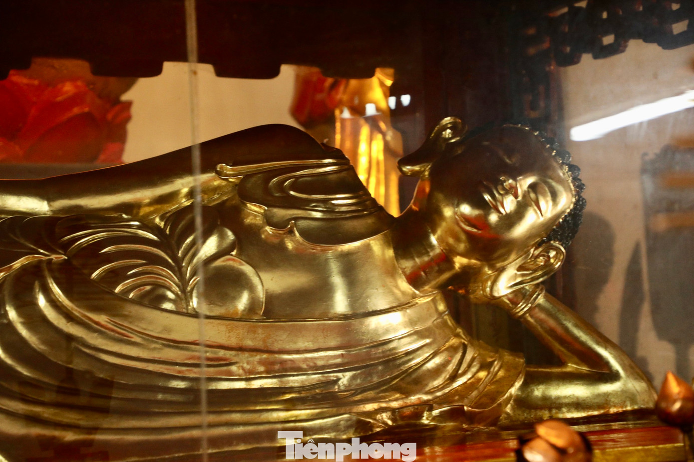 Đức Vua - Phật hoàng Trần Nhân Tông là người đã sáng lập ra Thiền phái Trúc Lâm, đưa chùa Phổ Minh trở thành một trung tâm tôn giáo lớn của quốc gia Đại Việt.