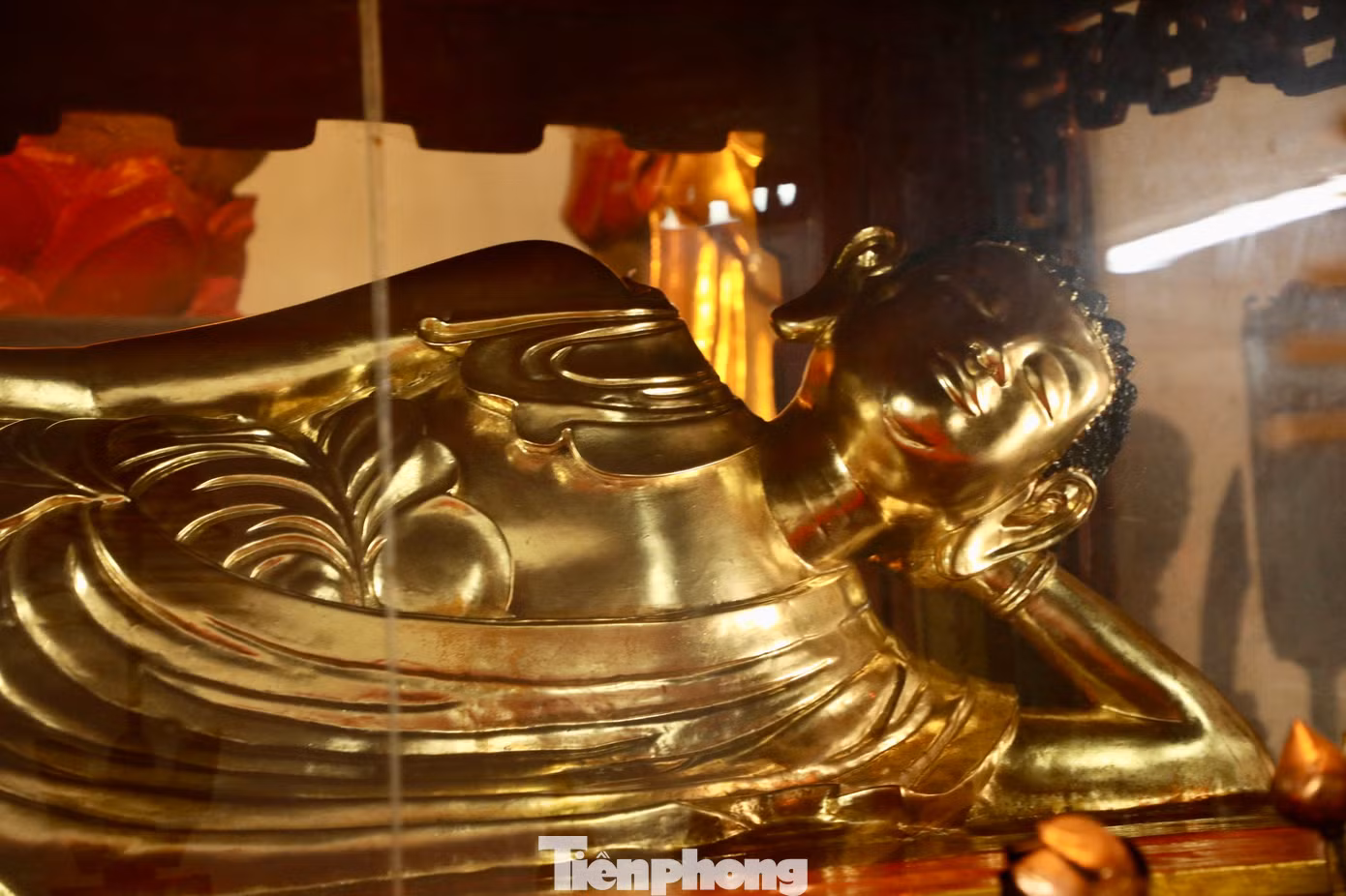 Đức Vua - Phật hoàng Trần Nhân Tông là người đã sáng lập ra Thiền phái Trúc Lâm, đưa chùa Phổ Minh trở thành một trung tâm tôn giáo lớn của quốc gia Đại Việt.