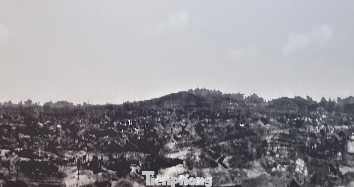 Suốt những tháng sau đó, cánh đồng Mường Thanh trở thành tập đoàn cứ điểm của thực dân Pháp, in dấu những trận đánh ác liệt của quân dân ta. (Ảnh toàn cảnh Điện Biên Phủ sau khi quân Pháp chiếm đóng tháng 2/1954).