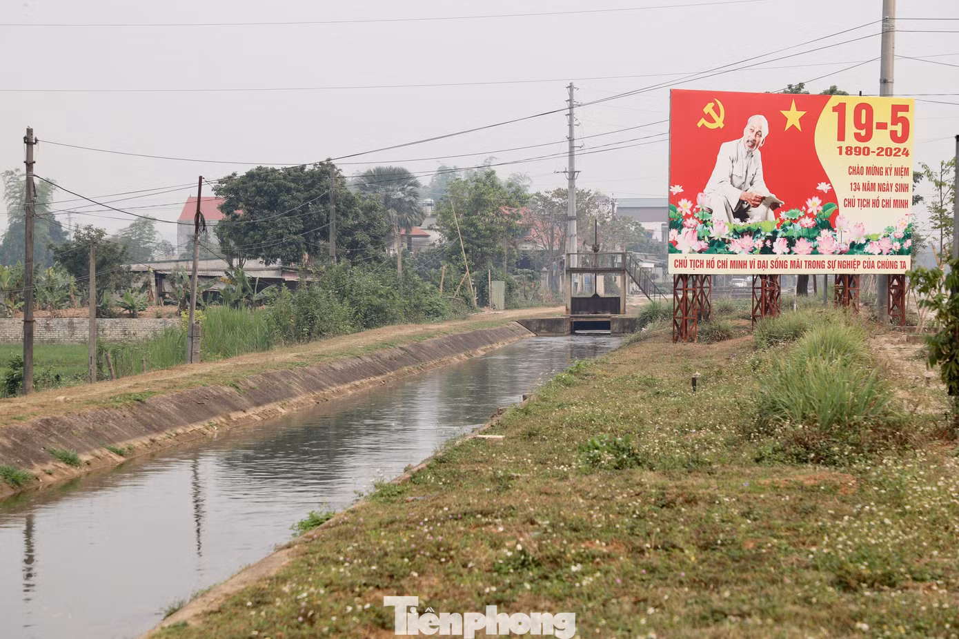 Tuyến kênh chính dài 0,83 km, lưu lượng 4,2 m3/s. Tuyến kênh tả dài 15,016 km với lưu lượng thiết kế 1,9 m3/s, diện tích tưới 1.500 ha, số lượng kênh nhánh (cấp II) 45 tuyến kênh. Tuyến kênh hữu dài 18,051 km với lưu lượng thiết kế 2,3 m3/s, diện tích tưới 1.817 ha, số lượng kênh nhánh (cấp II) 41 tuyến kênh.