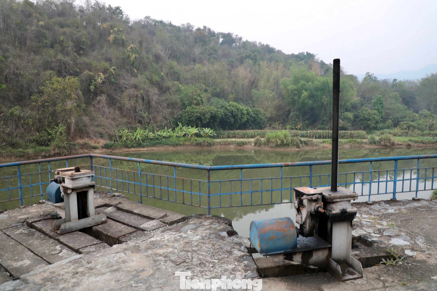 Trải qua hơn 6 năm trường kỳ gian khổ, thanh niên xung phong đã hoàn thành các hạng mục công trình đồ sộ gồm 3 tuyến: kênh chính, kênh tả, kênh hữu dài trên 35 km, cùng với một đập tràn chắn ngang dòng Nậm Rốm với khối lượng lên tới trên 7.000 m3 bê tông và 9 cầu, trở thành công trình chiến lược mang tầm cỡ quốc gia, lớn thứ 2 cả nước, sau hệ thống thủy lợi Bắc Hưng Hải.