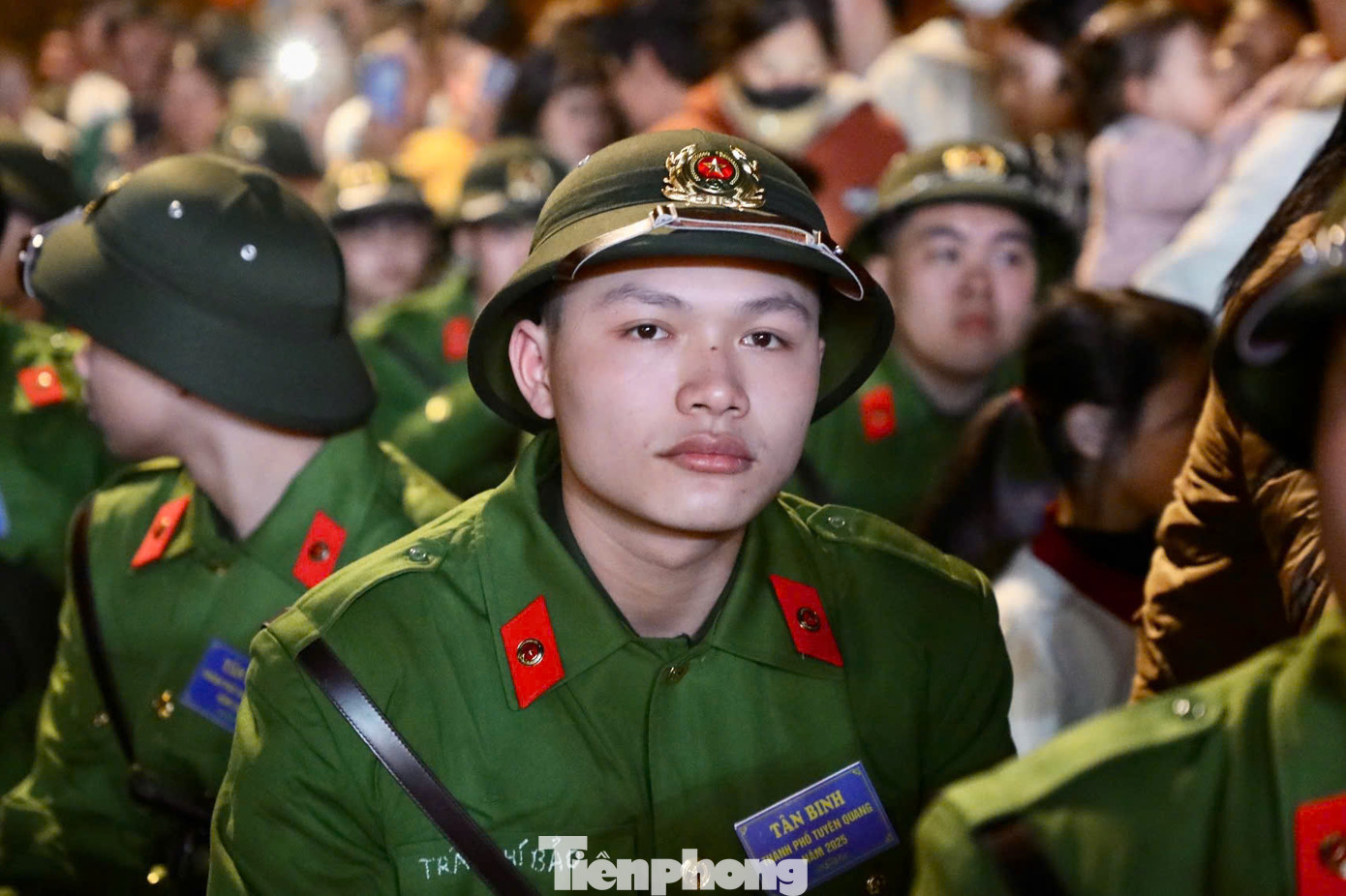 Tương tự, tân binh Trần Chí Bảo, chiến sĩ nghĩa vụ Công an nhân dân cũng sẵn sàng lên đường nhập ngũ.