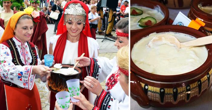 Món ăn nào sau đây do người Bulgaria phổ biến ra thế giới?