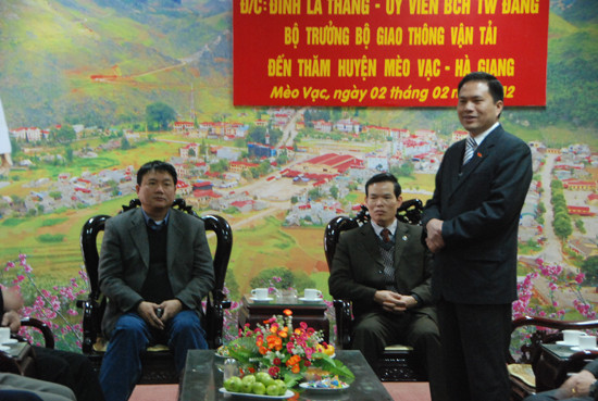 Làm vịêc với huyện Mèo Vạc và với tỉnh Hà Giang