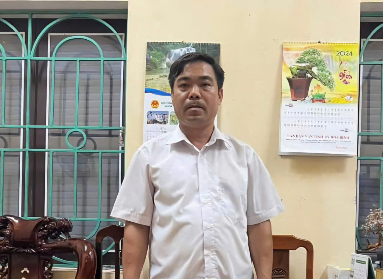 Bị can Bùi Văn Thơ - Phó Bí thư Đảng uỷ, Chủ tịch UBND xã Mỹ Thành, huyện Lạc Sơn. Ảnh: Công an tỉnh Hòa Bình.