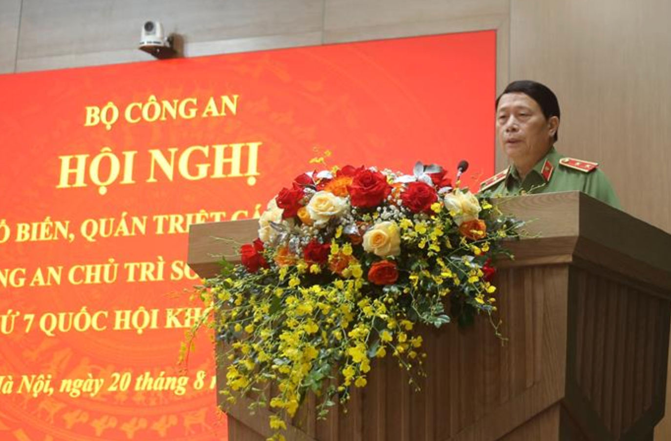 Thứ trưởng Lê Quốc Hùng phát biểu khai mạc Hội nghị.