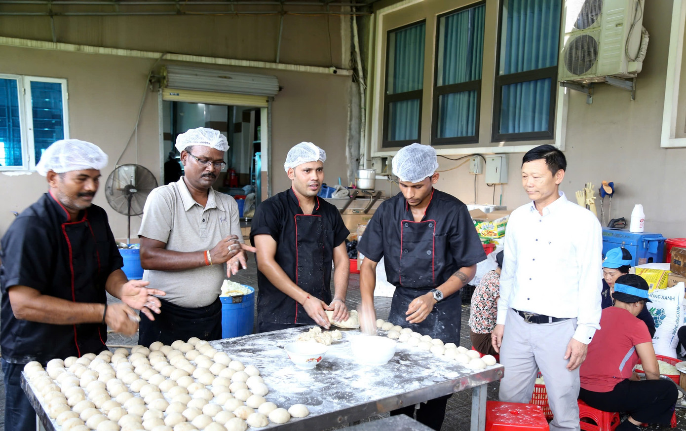 Những món ăn đặc trưng của người Ấn Độ được chế biến tại Nhà hàng Tràng An. Những món ăn đặc trưng của người Ấn Độ được chế biến tại Nhà hàng Tràng An.