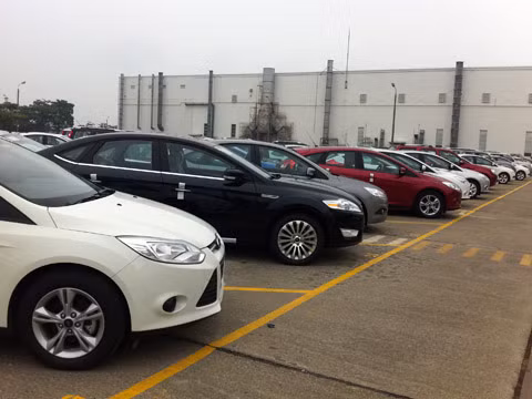 Thị trường ôtô tại Hà Nội sẽ thêm sôi động nếu phí trước bạ tiếp tục giảm? (Ảnh Khánh Hòa) 