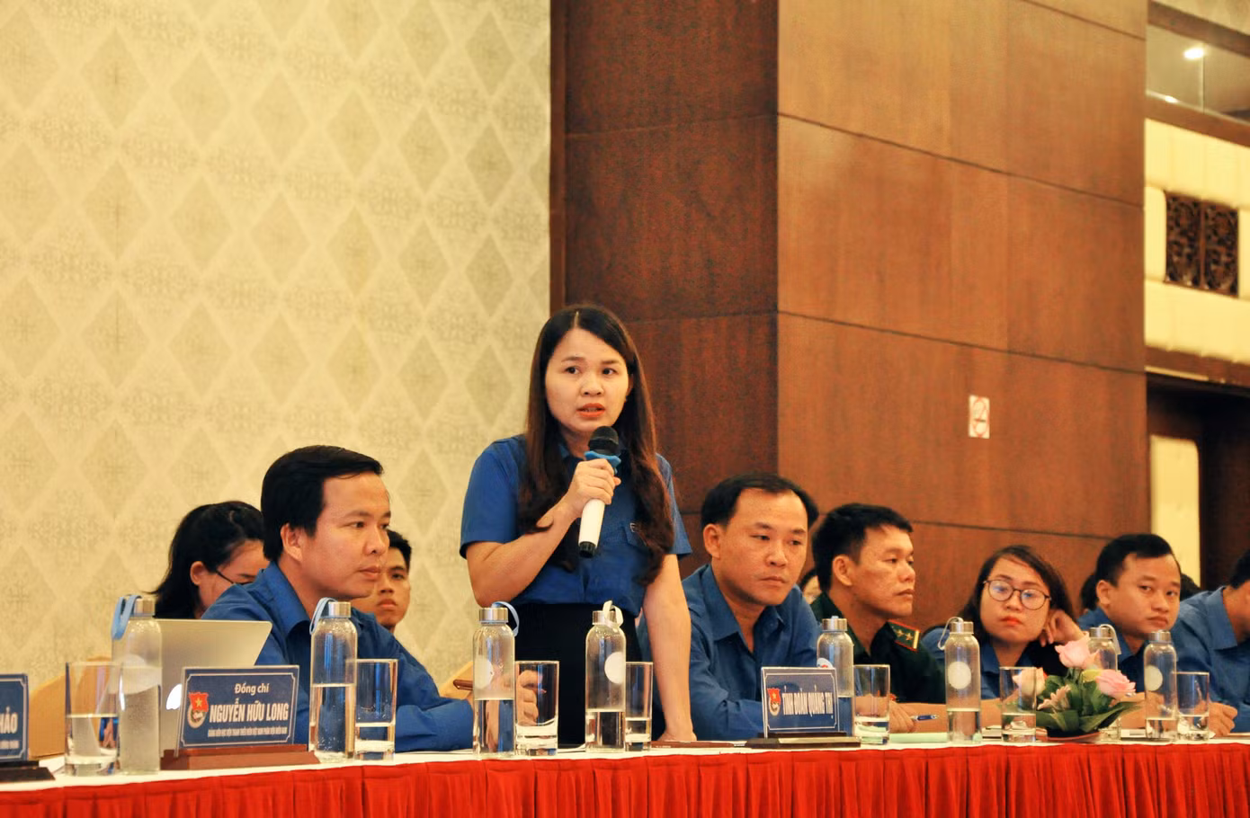 Bí thư Tỉnh Đoàn, Chủ tịch Hội LHTN Việt Nam tỉnh Quảng Trị Trần Thị Thu phát biểu tại hội nghị giao ban.
