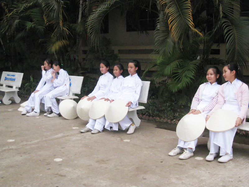 Học sinh trường Nguyễn Du, Viengtjane