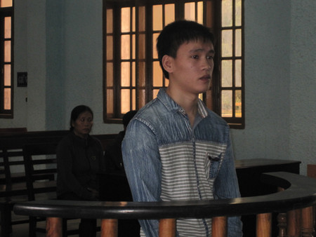 Chánh trước vành móng ngựa