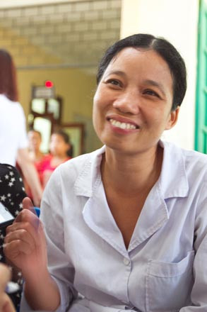 ...và nụ cười trong ngày 3 đồng nghiệp nhận giấy khen của Sở Y tế