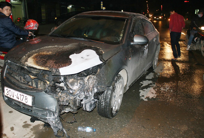 Chiếc xe bị cháy khi đang chạy