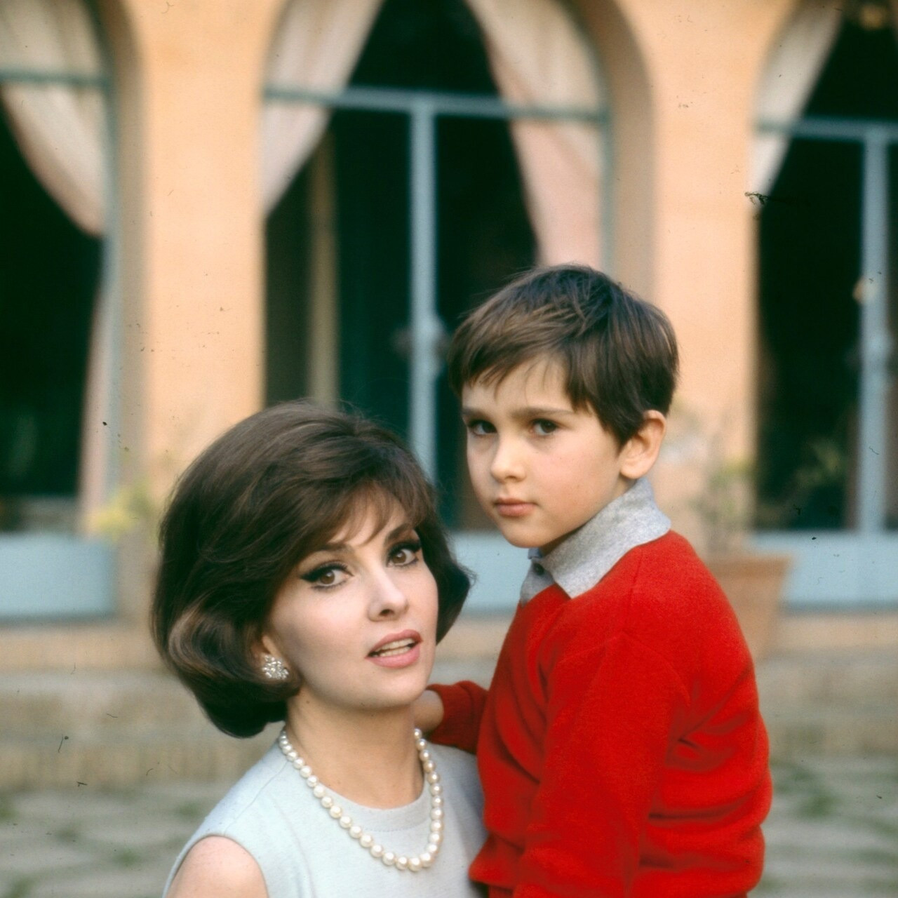 Milko tiếc nuối vì không ở bên mẹ vào những năm cuối đời. Ảnh: Getty Images.